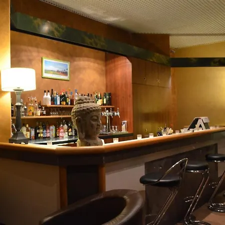董事会酒店 3* 布里埃
